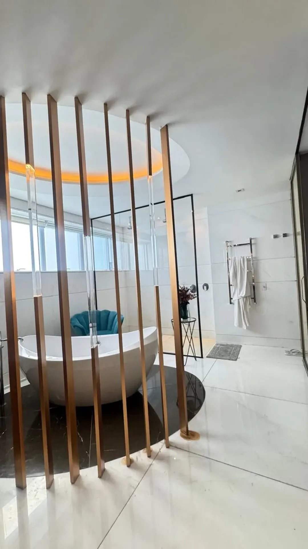 Квартира 650 м² з 4 спальнями з ванними та приватним садом — photo 13