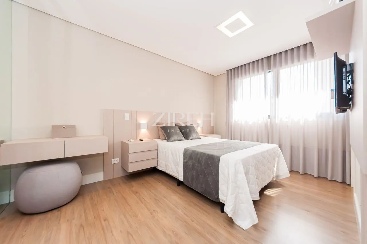 One-bedroom apartment in a building with a gym