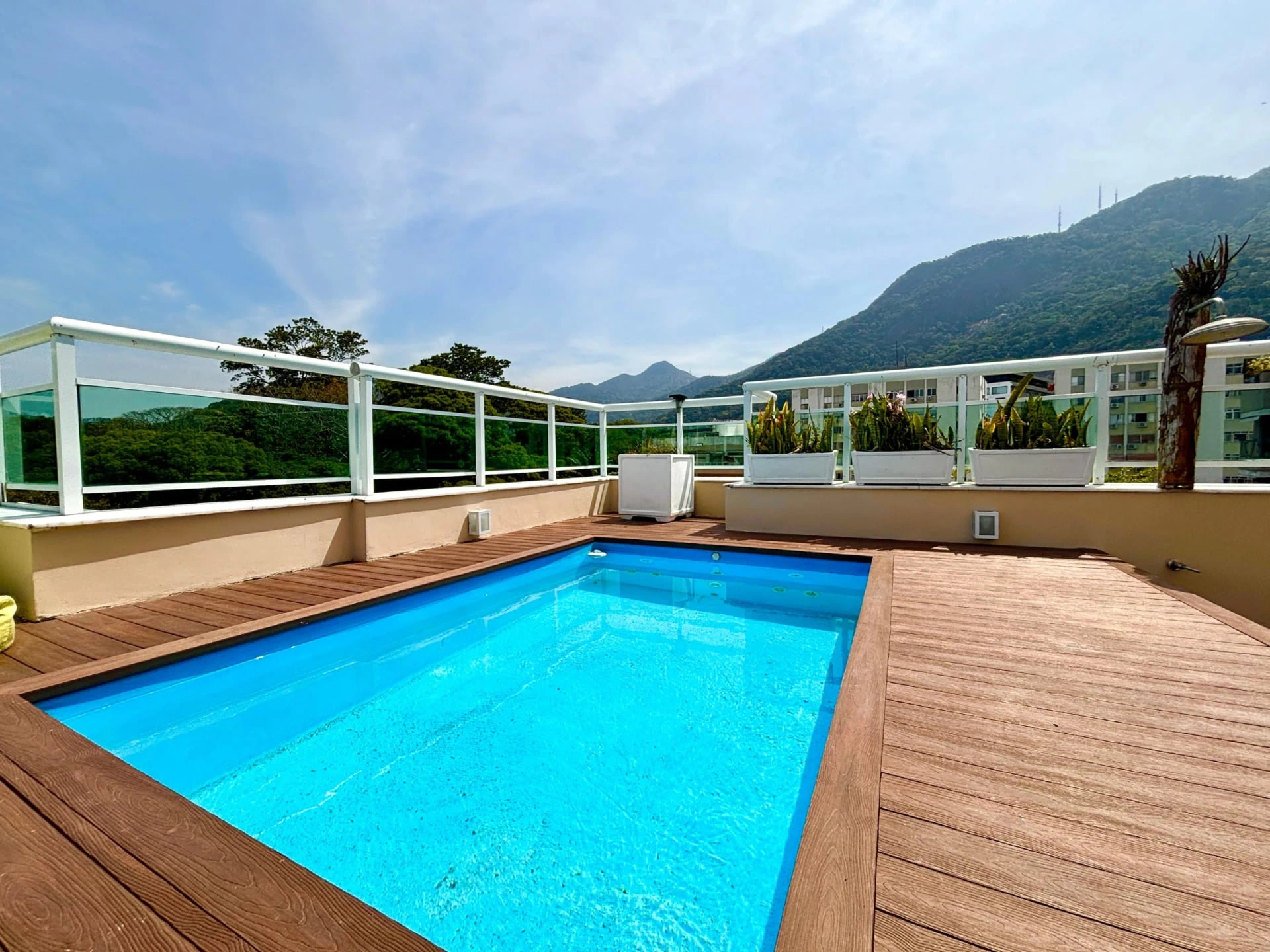 Панорамные окна и 2 спальни: квартира 180 м² — photo 5