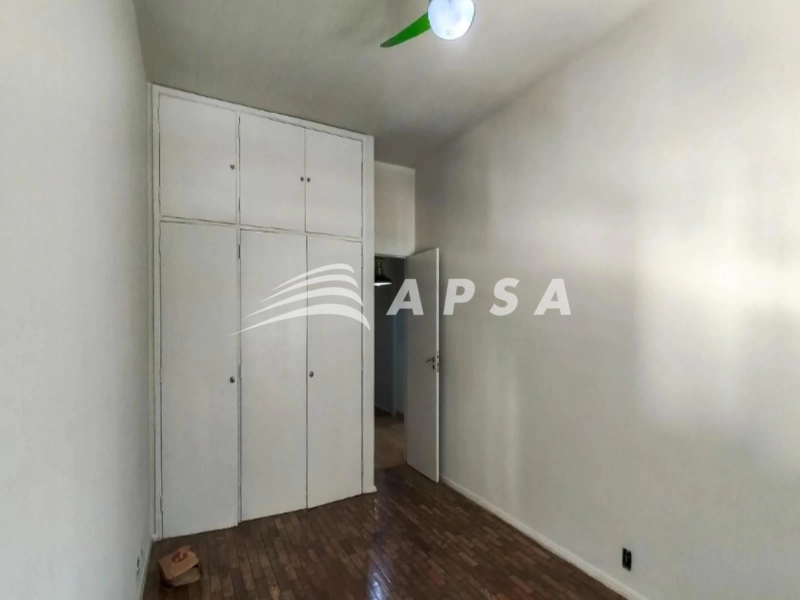 128 m² unfurnished apartment with 4 bedrooms and closed kitchen — photo 21