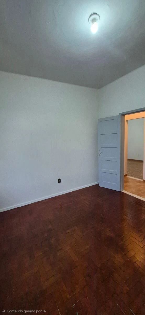Деревянный пол или ламинат и 2 спальни: квартира 90 м² — photo 3