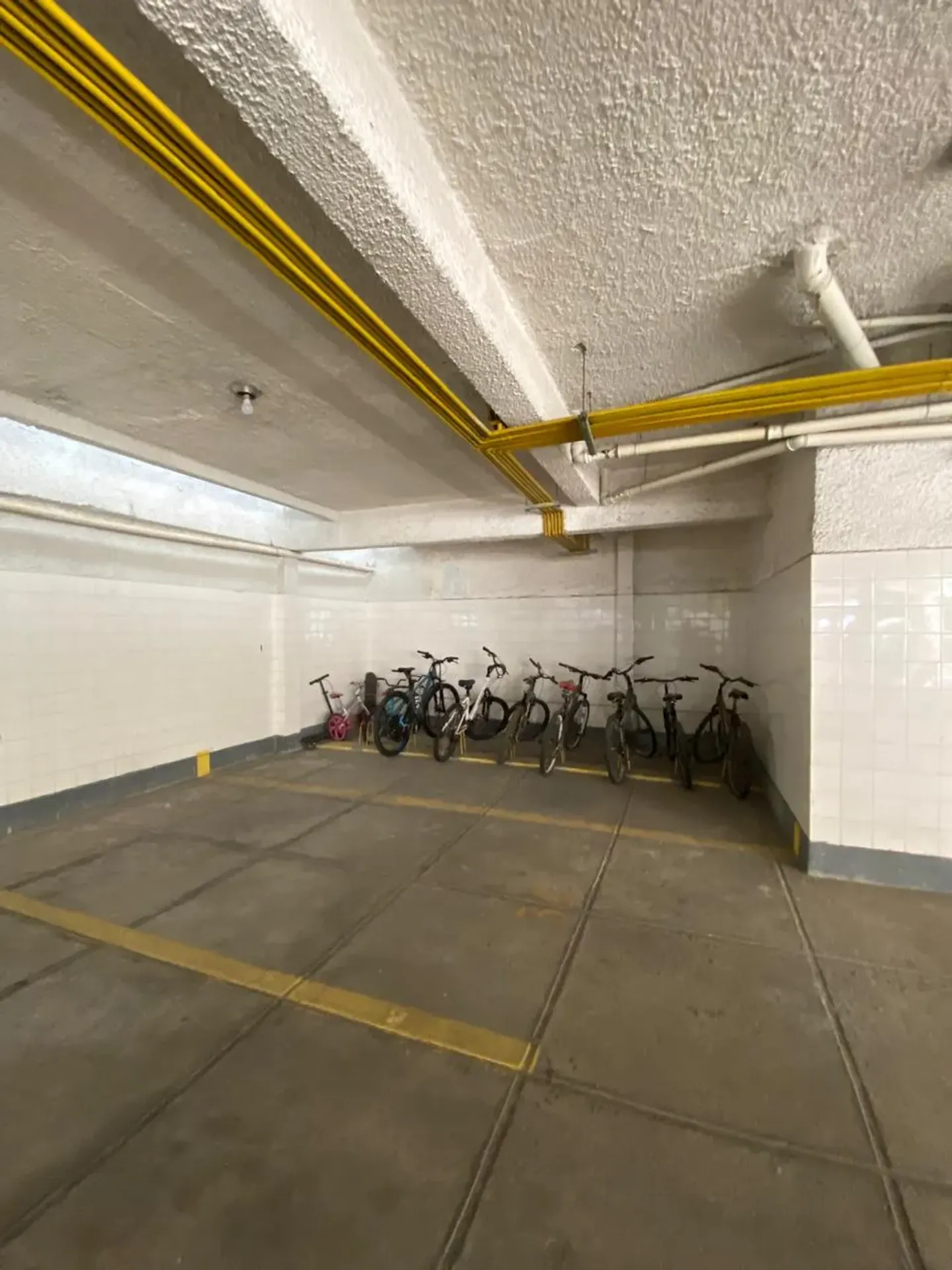 Пральна машина та 2 спальні: квартира 90 м² — photo 43