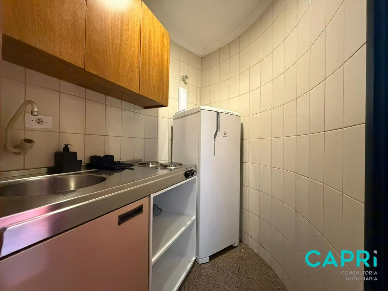 One-bedroom apartment with a washing machine — photo 12