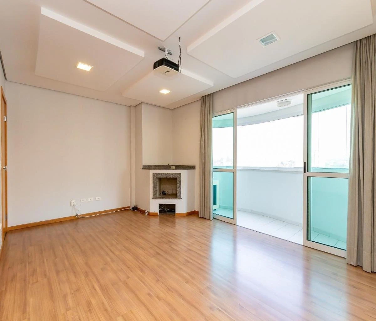 4-bedroom apartment with a home office in Curitiba — photo 11