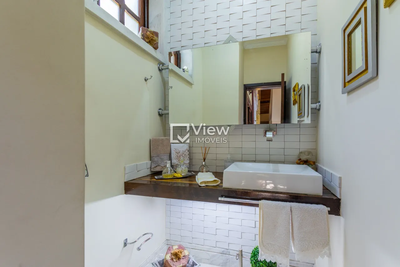 House with 4 bedrooms and open-plan kitchen — photo 2