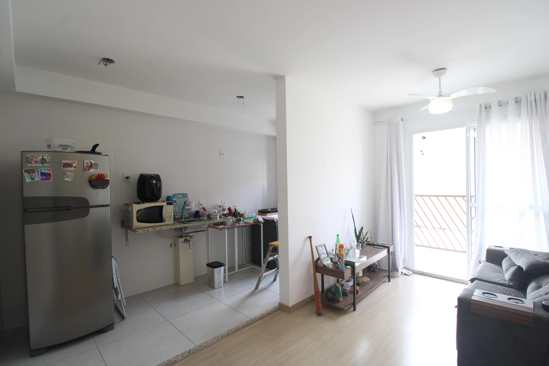 Apartamento mobiliado com 2 quartos e varanda — photo 2