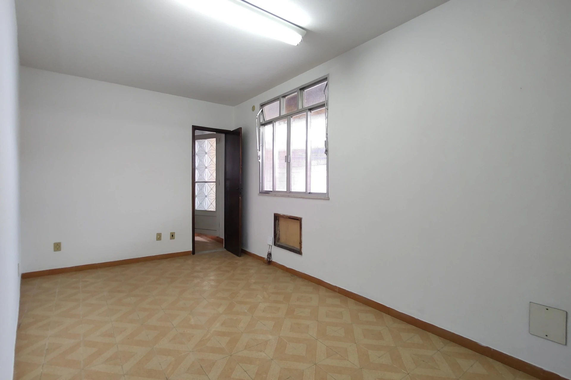 Jacuzzi y 3 dormitorios: casa de 742 m² — photo 52