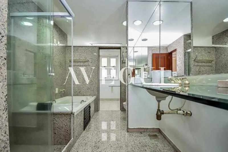 Furnished 4-bedroom house with 5 bathrooms — photo 11