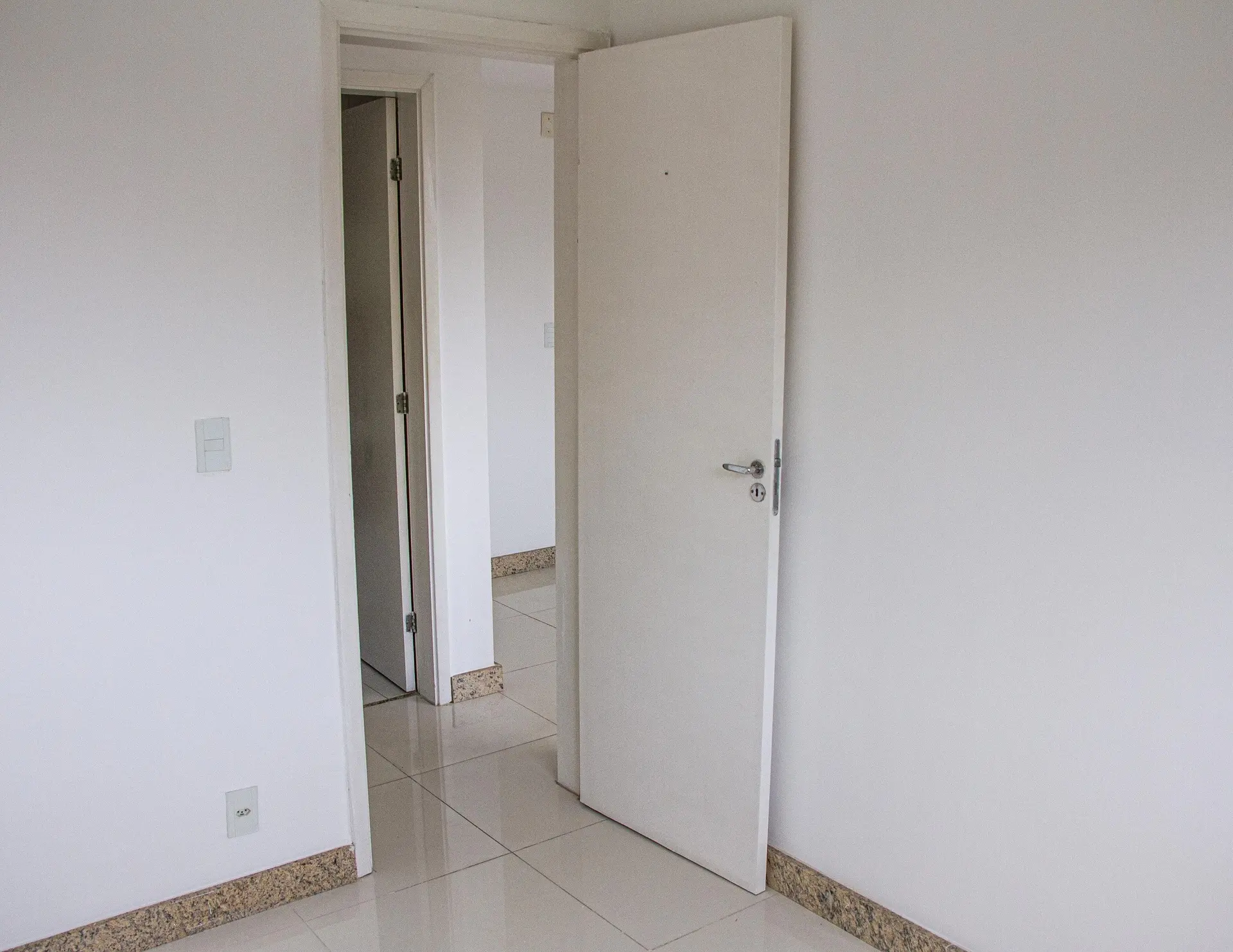 2-bedroom apartment with an open-plan kitchen — photo 13