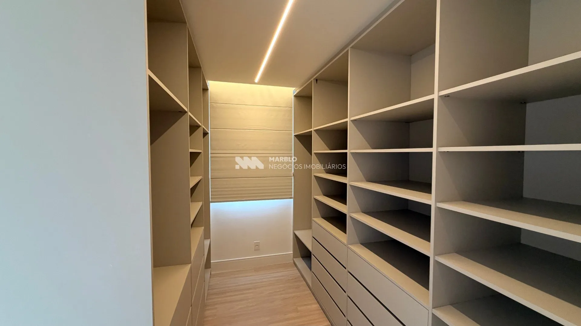 Apartment on the 5th floor with floor-to-ceiling windows — photo 18