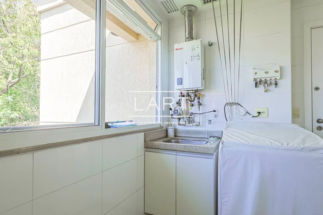Furnished 4-bedroom apartment with open-plan kitchen — photo 33