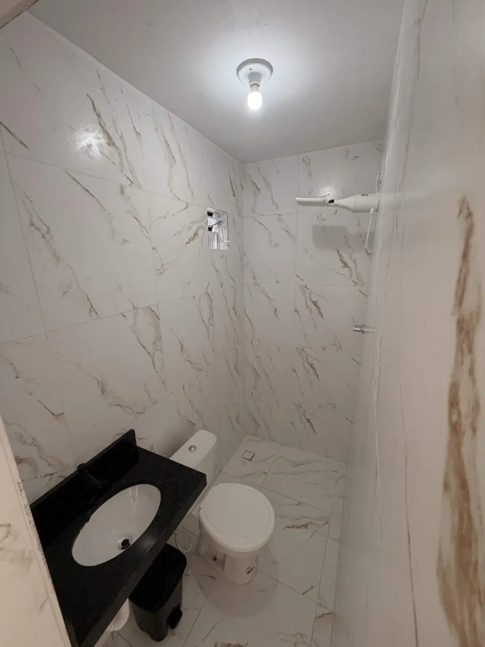 1-bedroom apartment with electric showerhead and 1 parking spot — photo 4