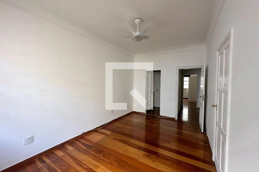 4-bedroom rental apartment with 225 m² and parking — photo 21