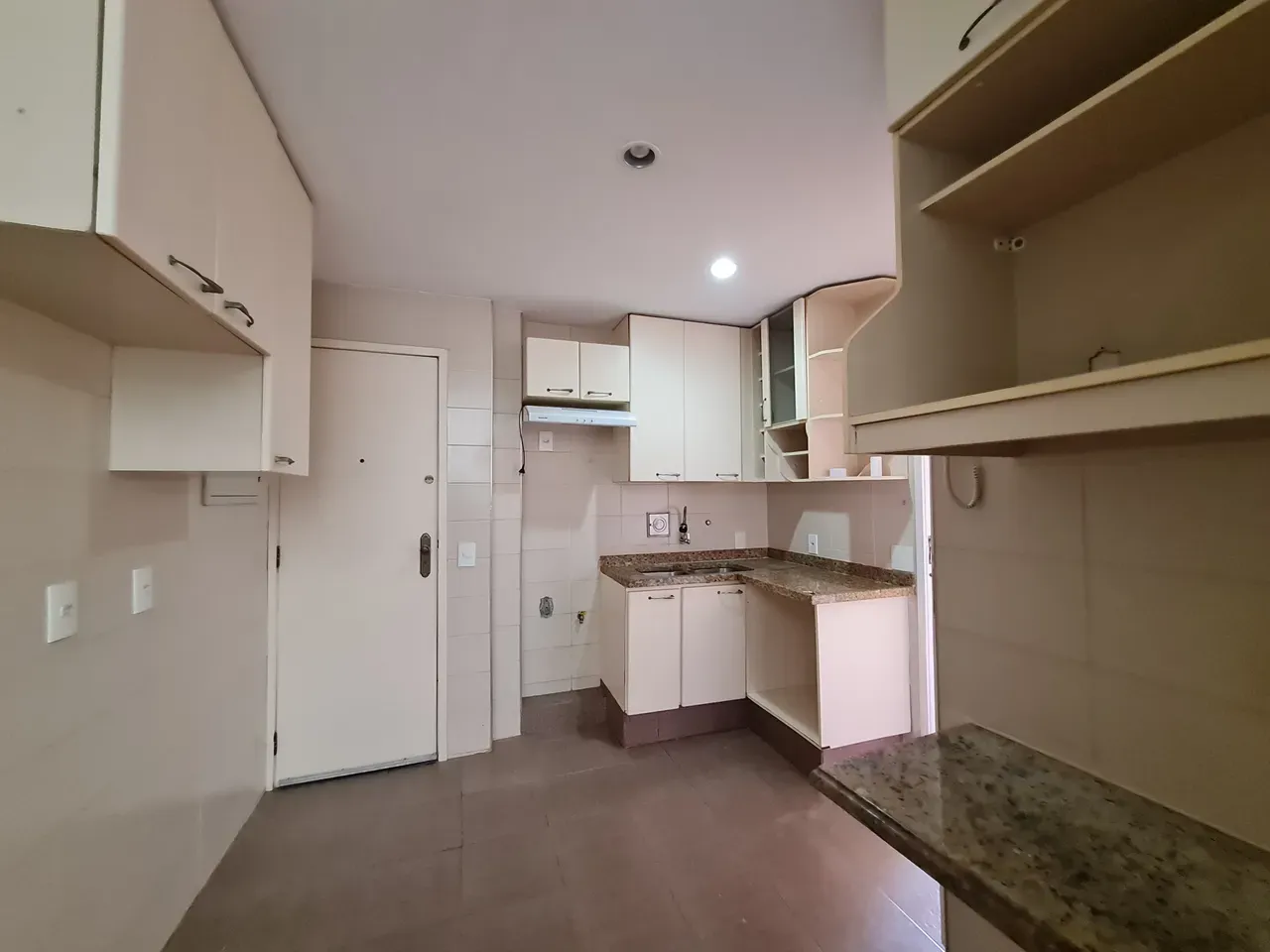3-bedroom apartment with en-suite on the 9th floor — photo 5