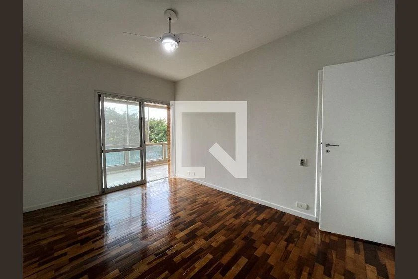 Apartamento de 2 quartos em condomínio com academia