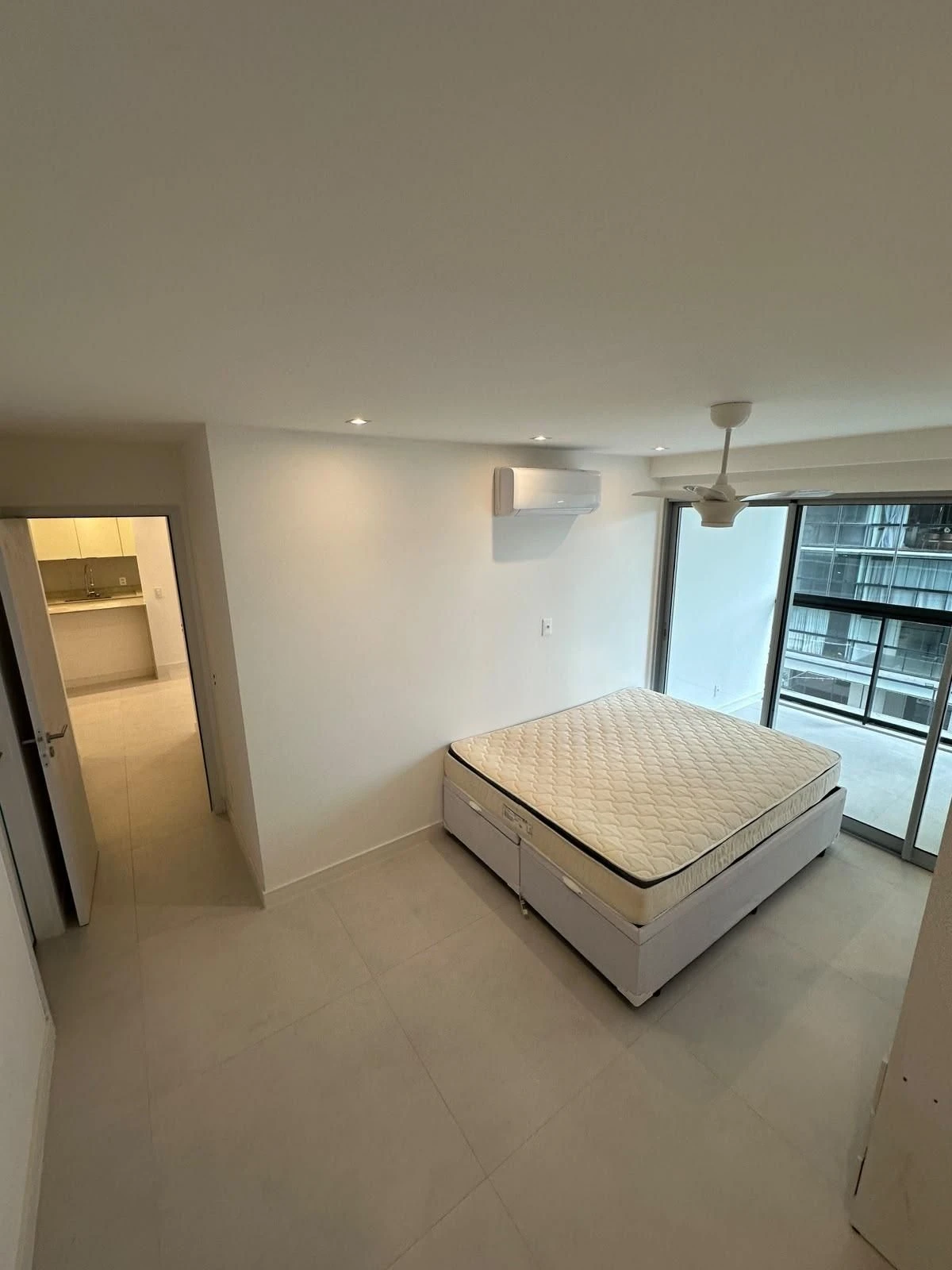 Floor-to-ceiling windows in a 2-bedroom apartment, 84 m² — photo 23