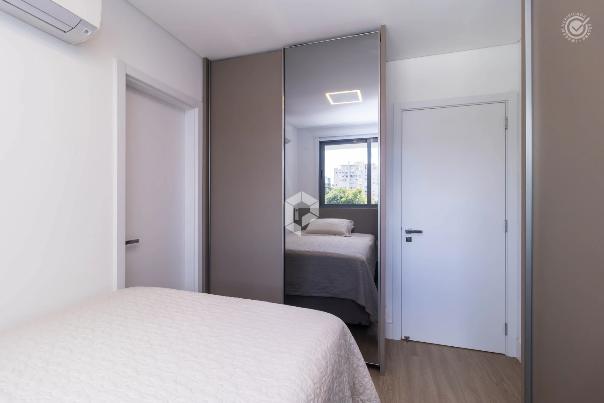 Furnished apartment, 95 m², with a washing machine — photo 17