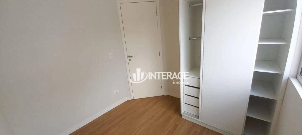 3-bedroom apartment with wood or laminate floors in Curitiba — photo 17