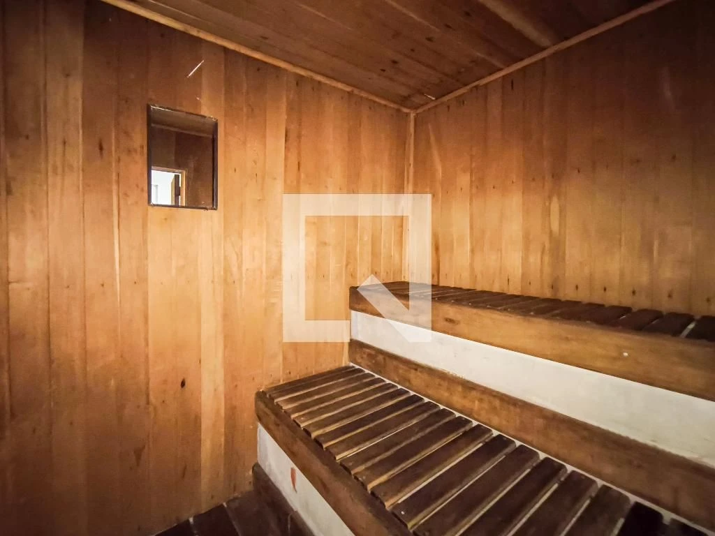 Furnished 4-bedroom apartment with balcony — photo 54