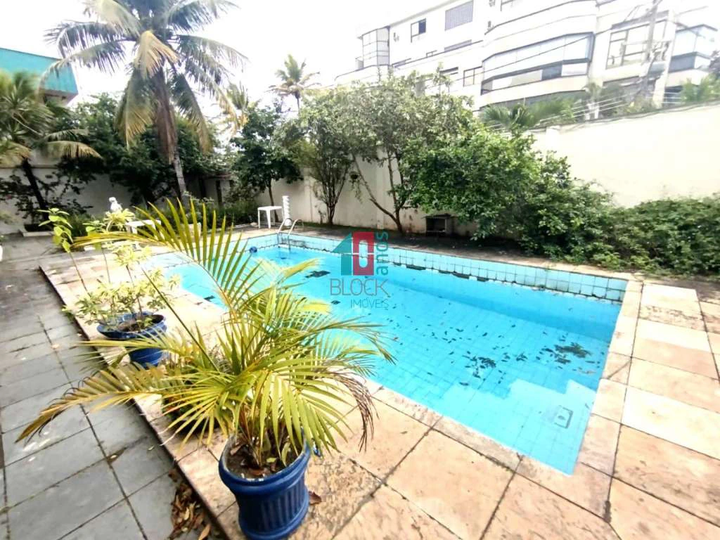Street house 445 m² with 4 bedrooms and 1 en-suite — photo 23