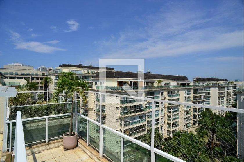 3-bedroom apartment in a building with a gym — photo 25