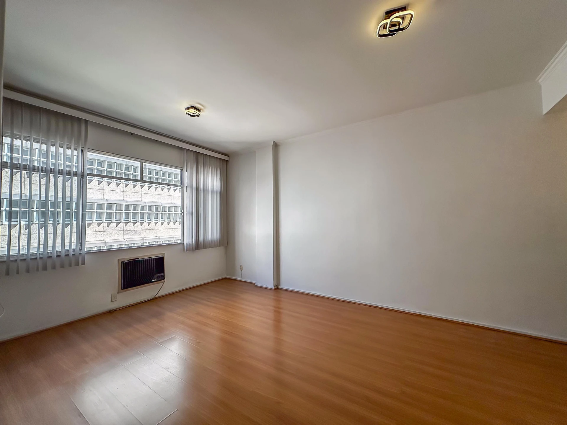 Apartment with 3 bedrooms and 2 bathrooms — photo 17