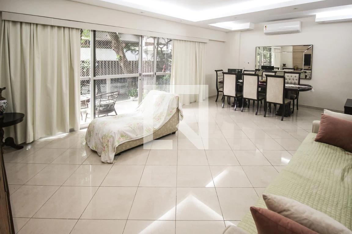 Washing machine in a 3-bedroom apartment, 136 m² — photo 8
