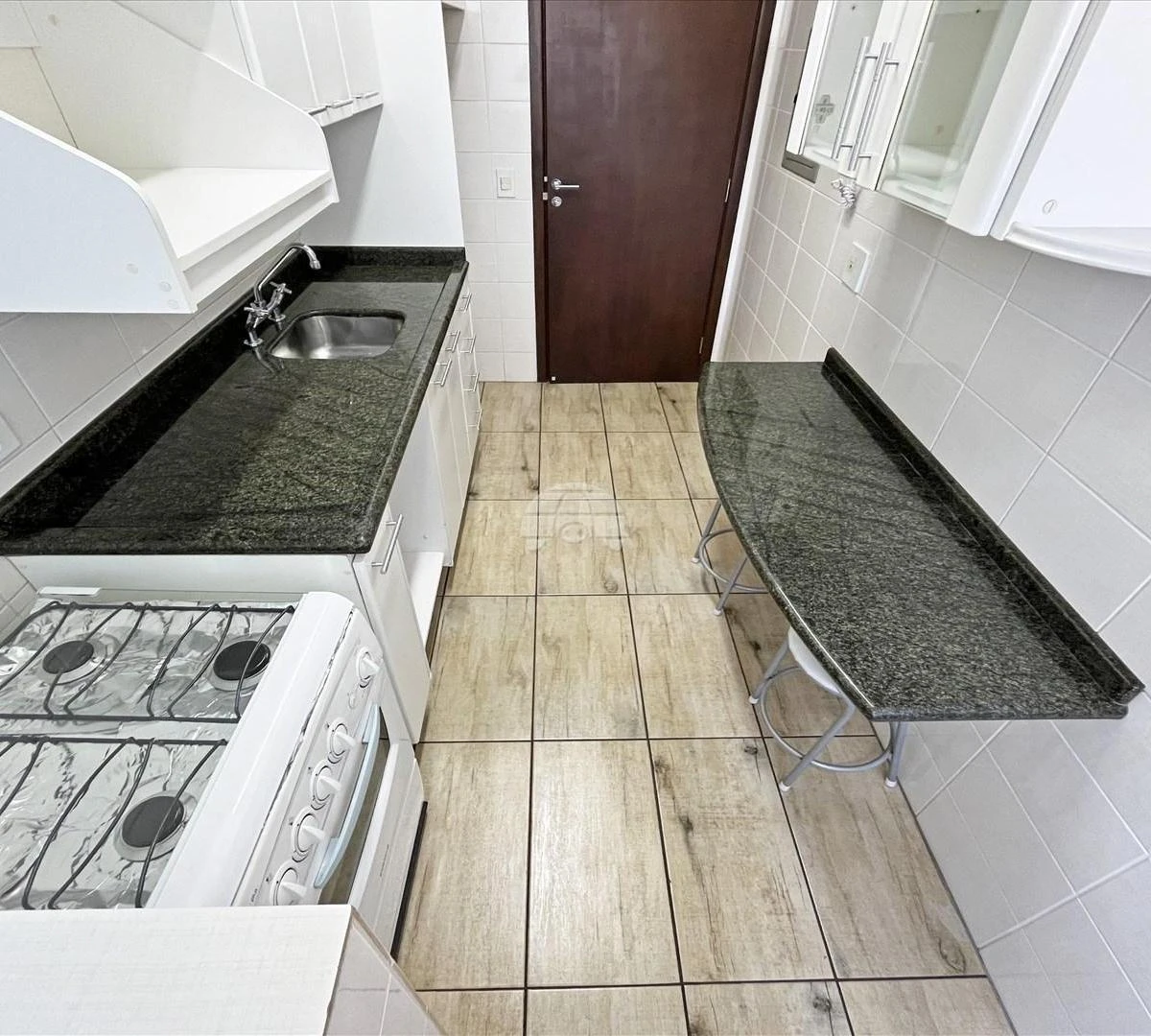 2-bedroom apartment with balcony, en-suite and 1 parking — photo 4