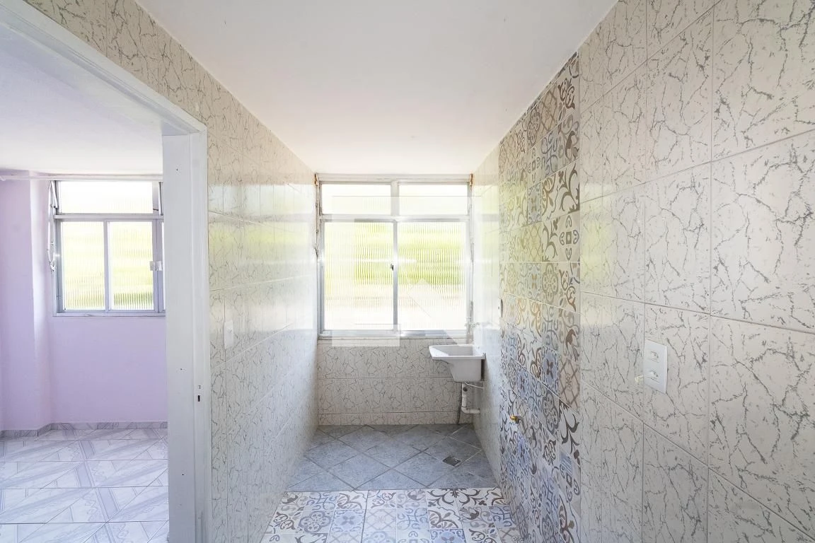 Apartamento sem mobília de 1 quarto e 1 banheiro com vaga