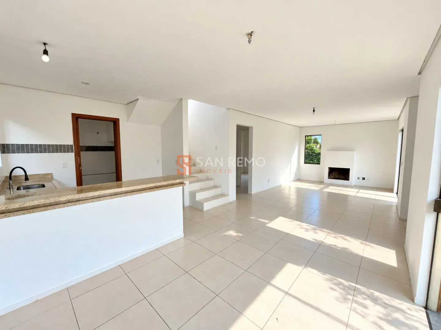 2-bedroom house with a fireplace — photo 9