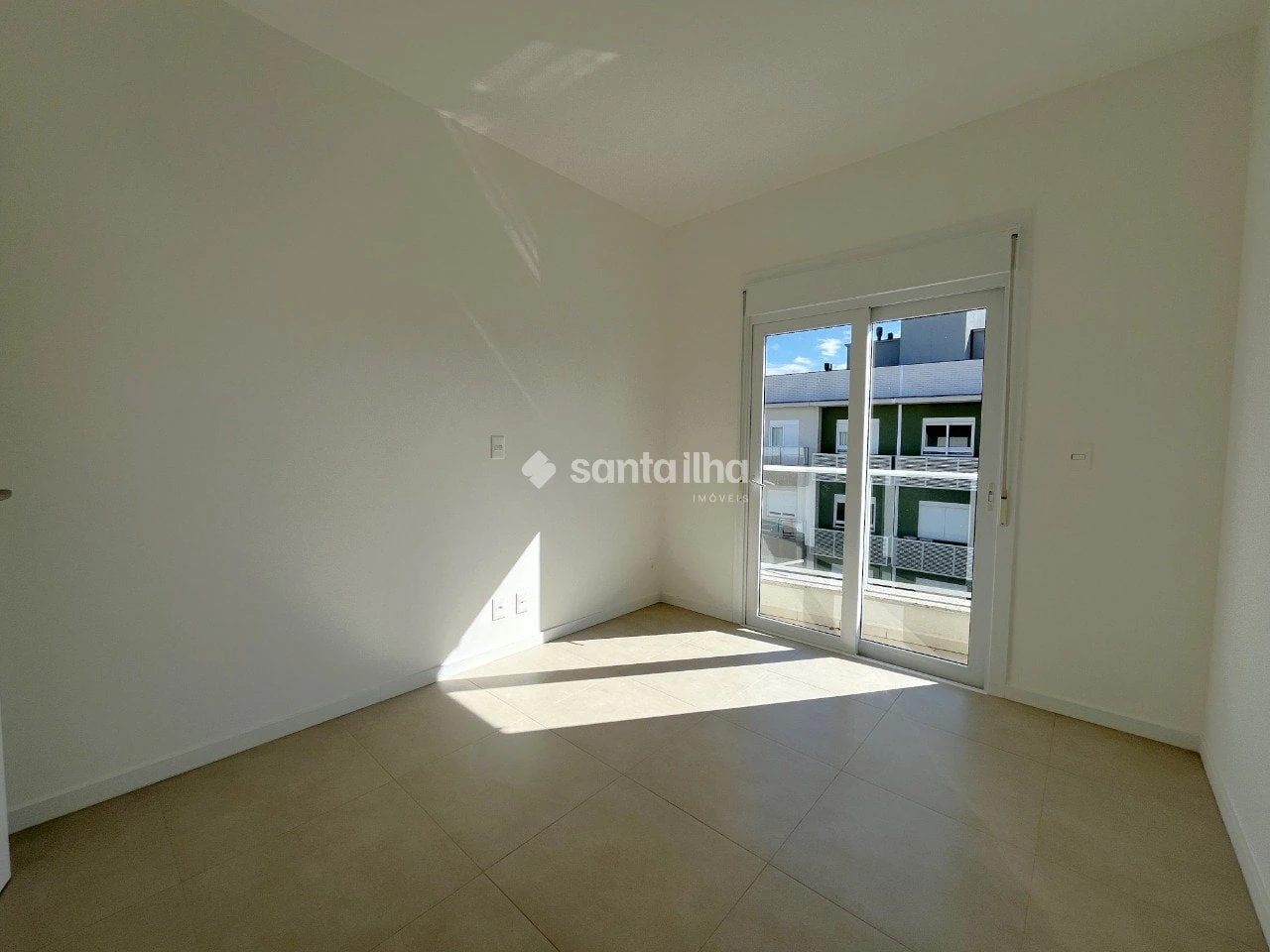 Вид на воду та 3 спальні: квартира 192 м² — photo 25
