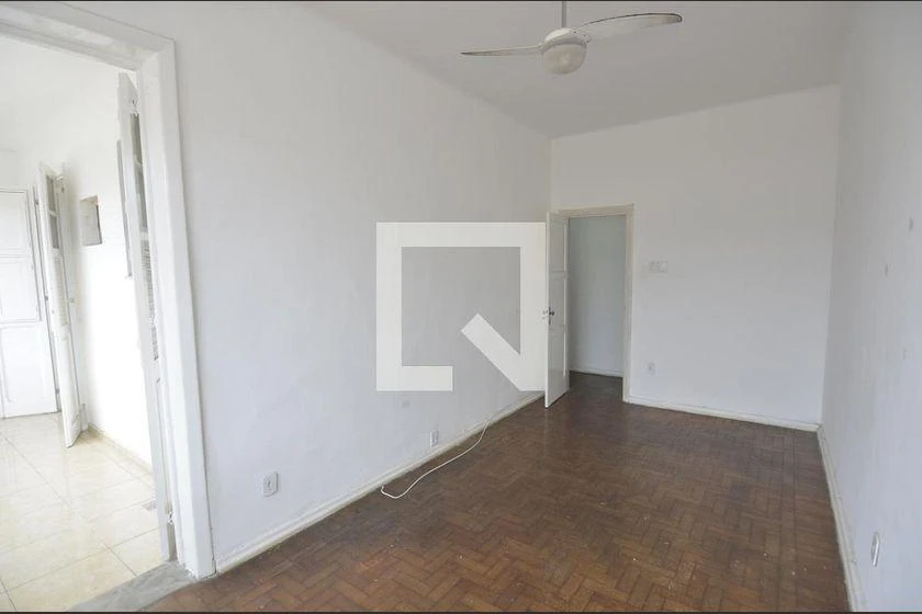 Apartamento com piso de madeira ou laminado, Benfica — photo 13