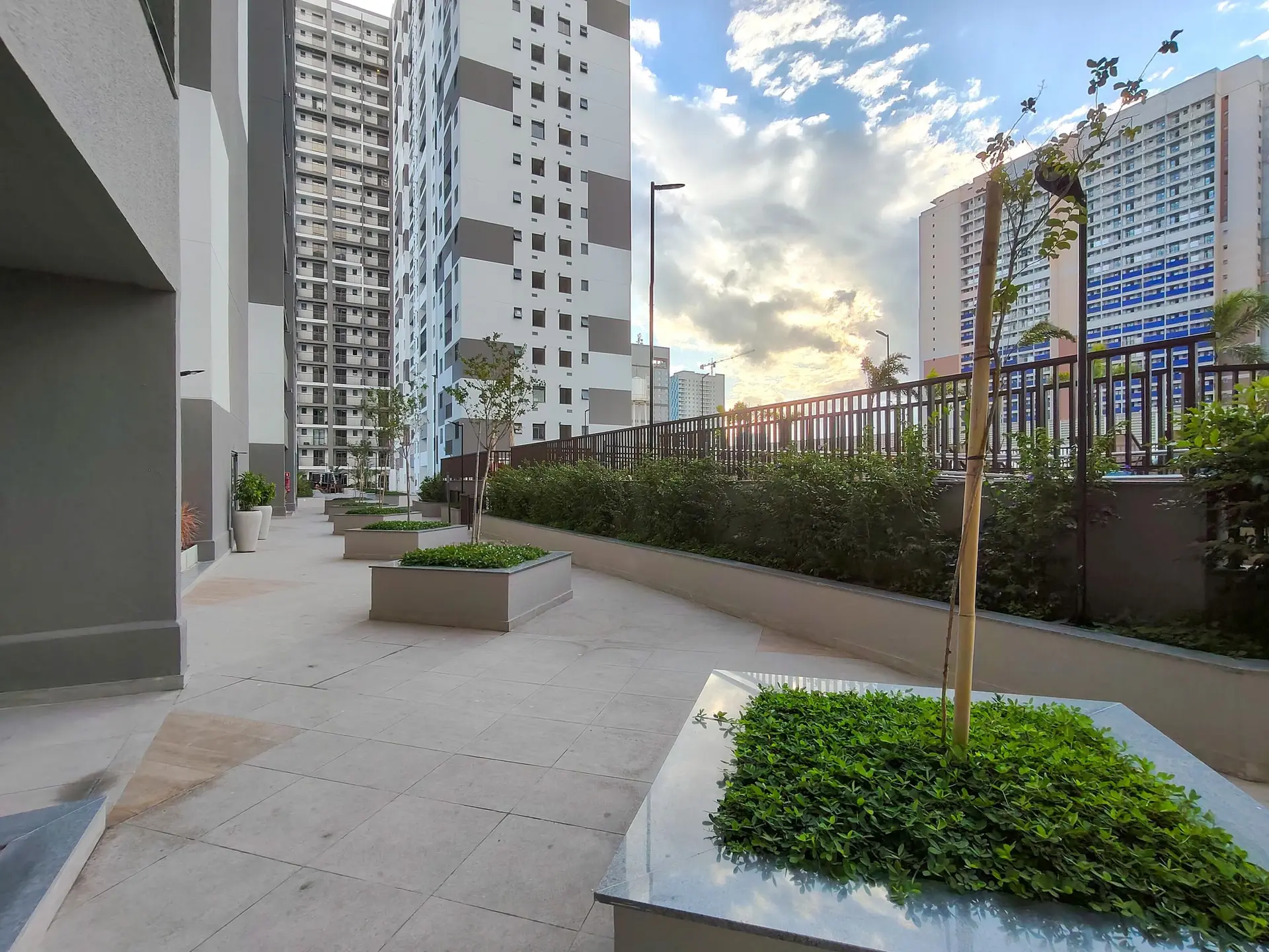Apartamento com 2 quartos e varanda de vidro fechada — photo 25