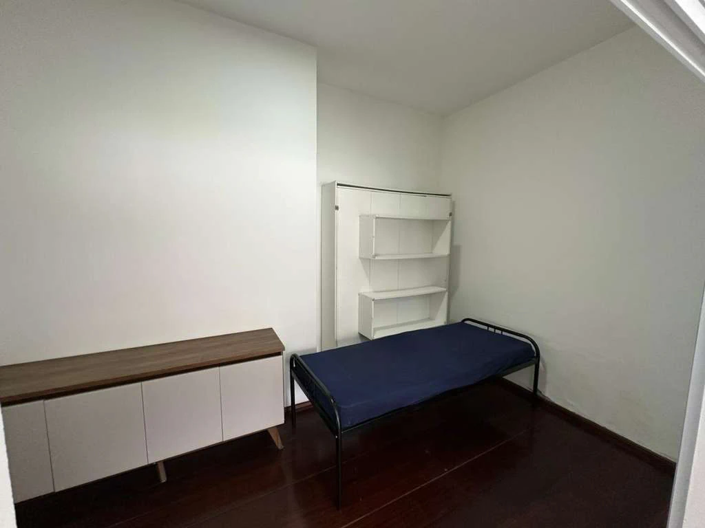 Furnished 2-bedroom apartment with separate kitchen — photo 5