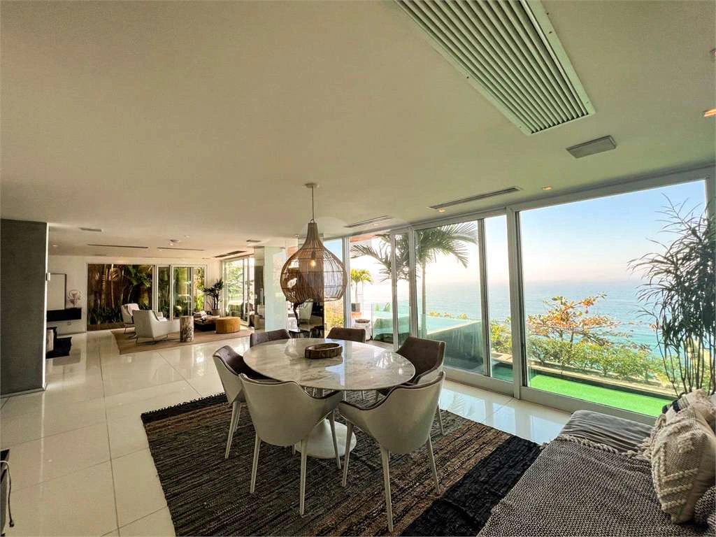 Furnished house with 5 en-suite rooms and 918 m² — photo 17