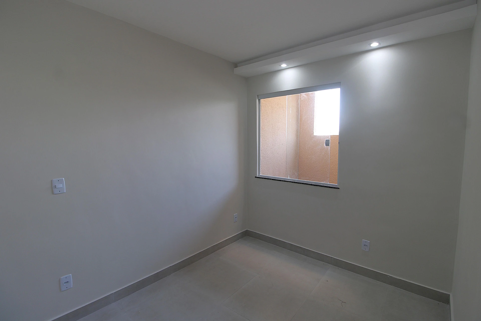 Apartamento sem mobília com 2 quartos, 1 banheiro e varanda — photo 25