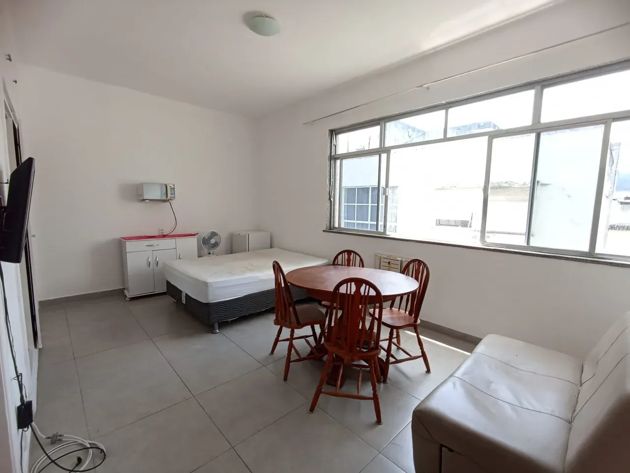 Apartment with built-in wardrobes and electric shower