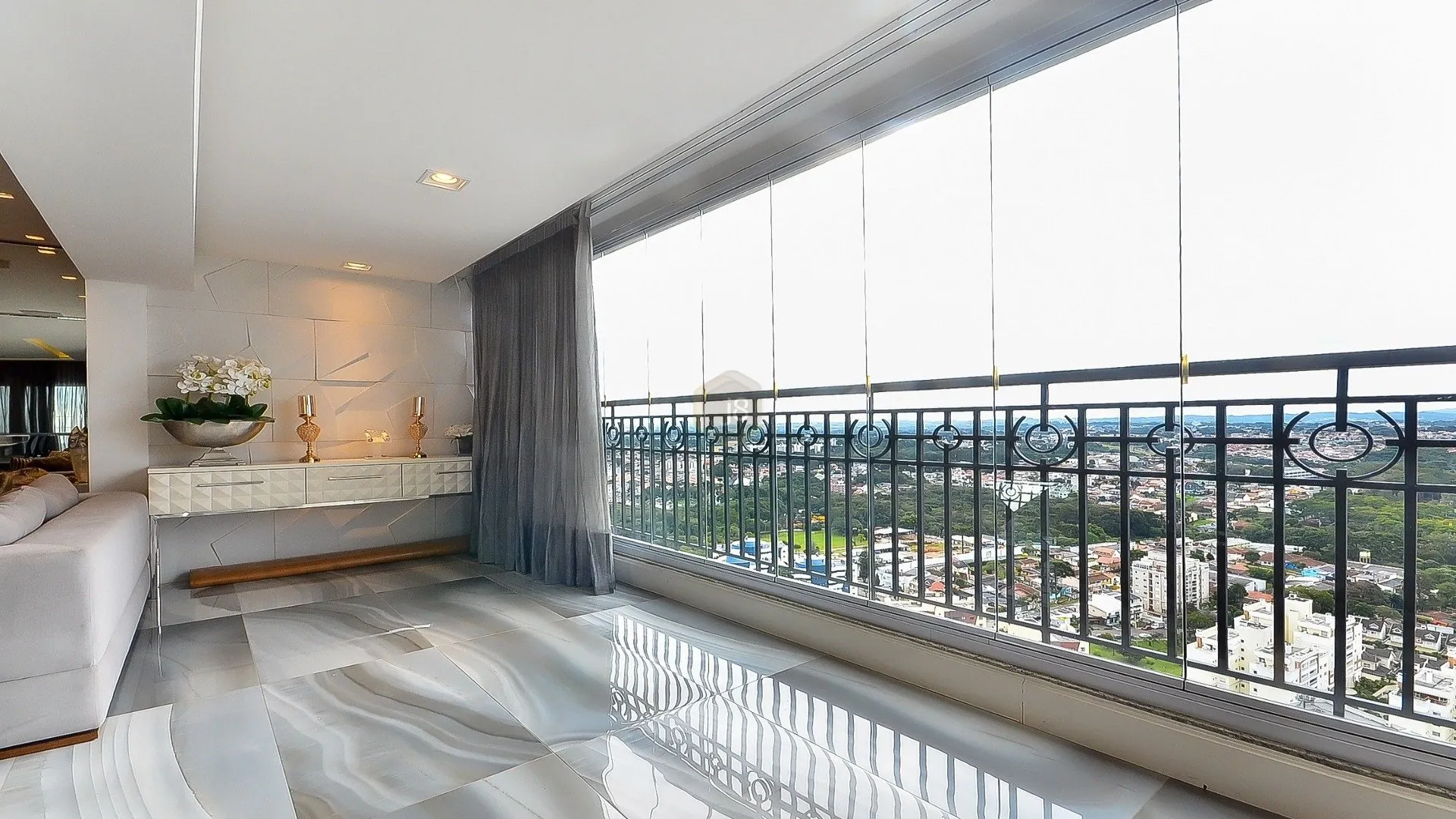 3-bedroom apartment with a bathtub — photo 10