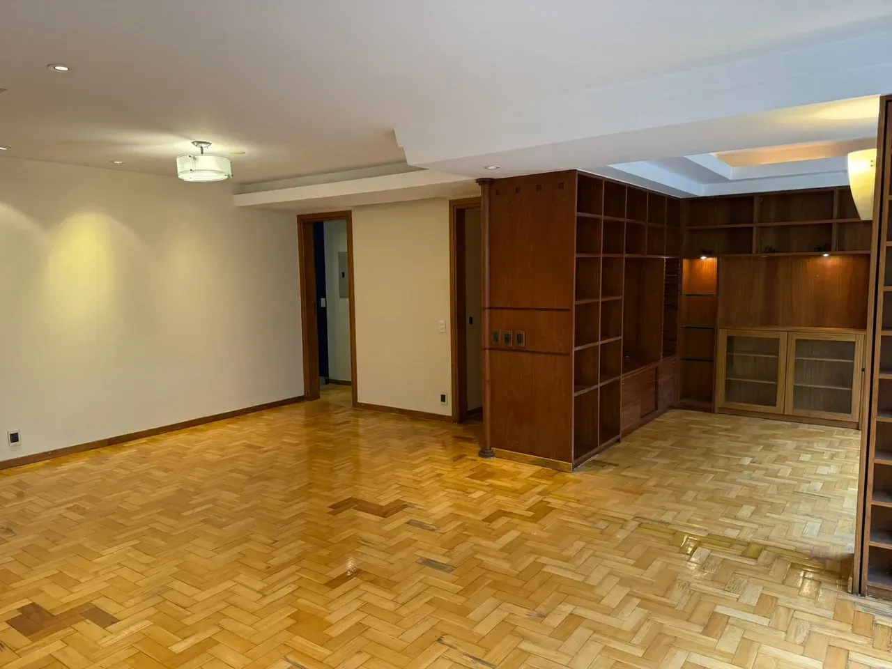 Unfurnished apartment with 2 bedrooms and 2 bathrooms — photo 12