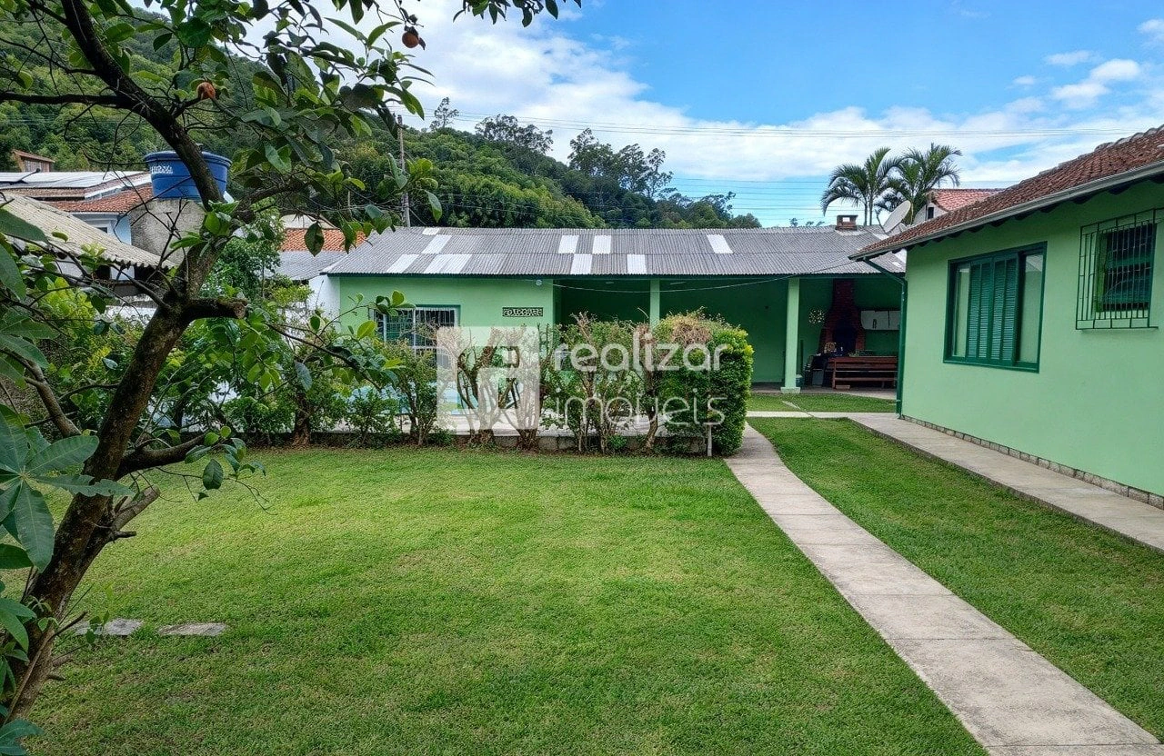 4-bedroom house with a private BBQ in Florianópolis — photo 17