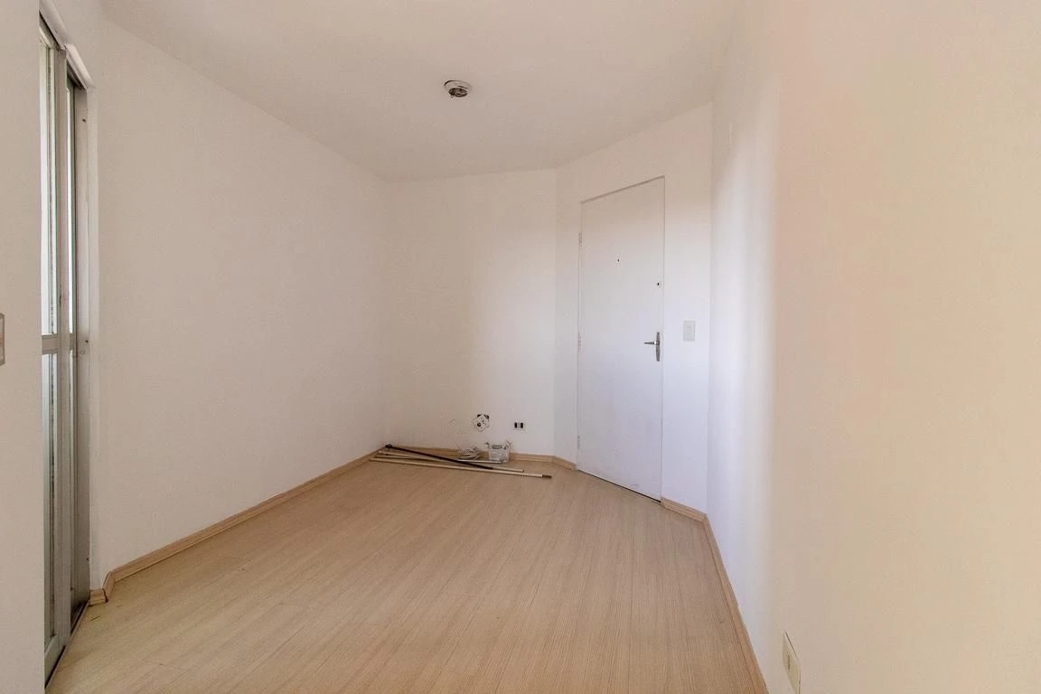 Apartment, 32 m², with wood or laminate floors — photo 24