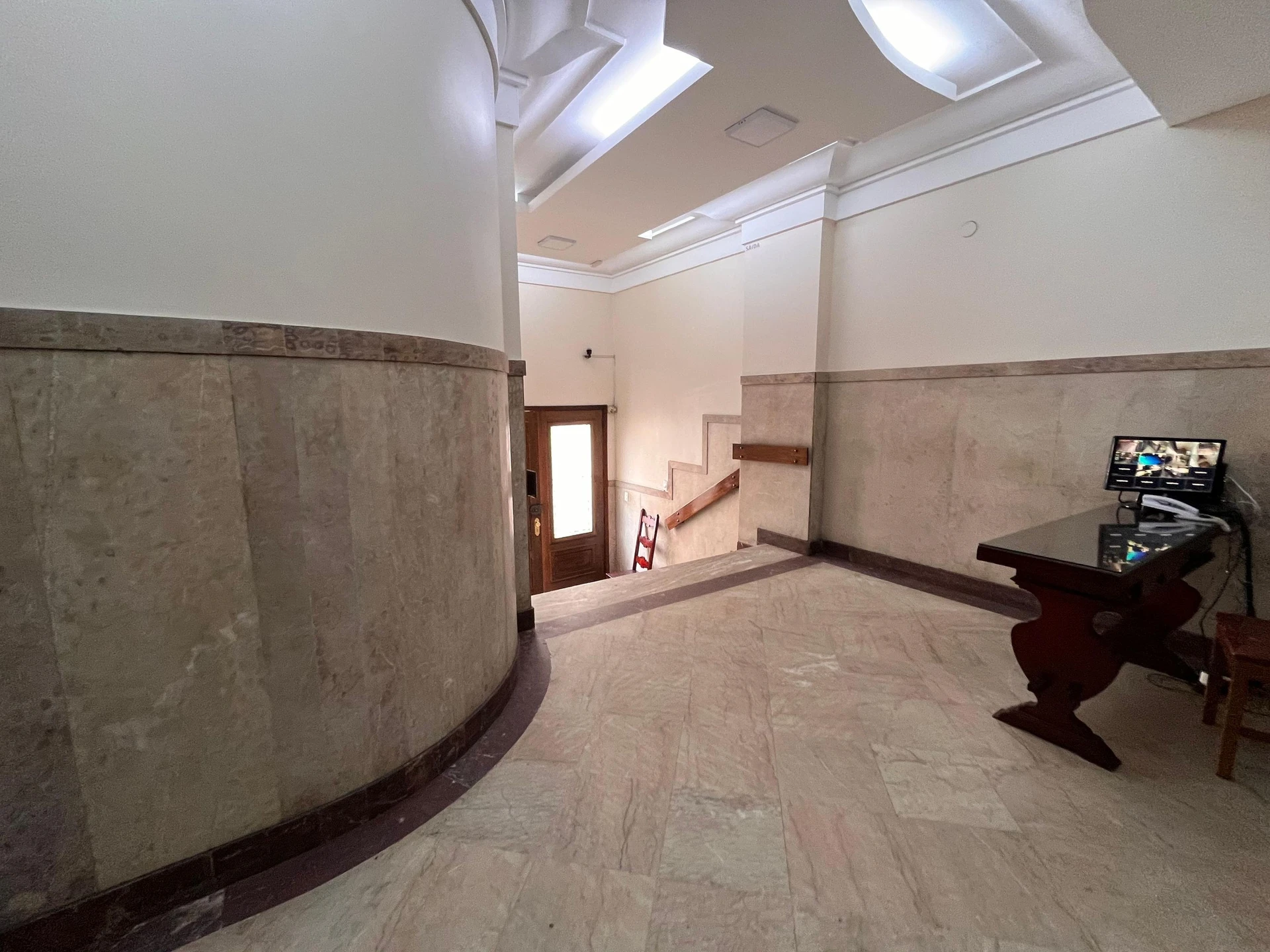 Apartamento sem mobília com 2 quartos e cozinha americana — photo 24