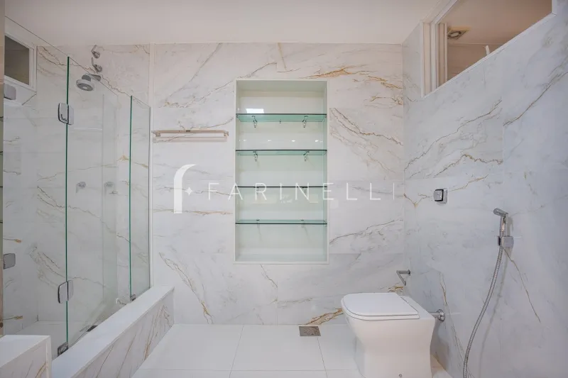 Floor-to-ceiling windows in a 3-bedroom apartment, 465 m² — photo 11