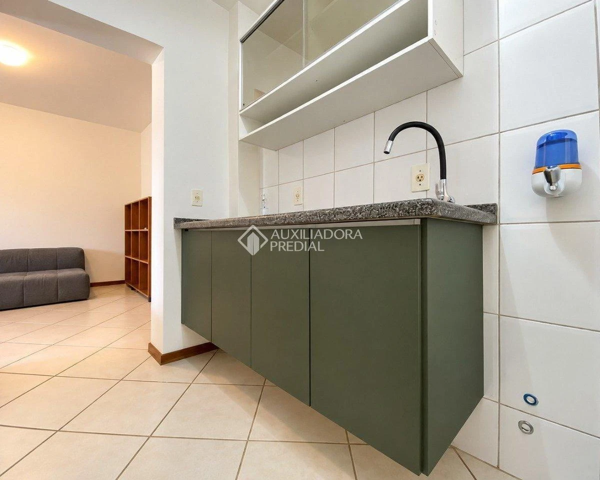2-bedroom apartment with a washing machine in Florianópolis — photo 8