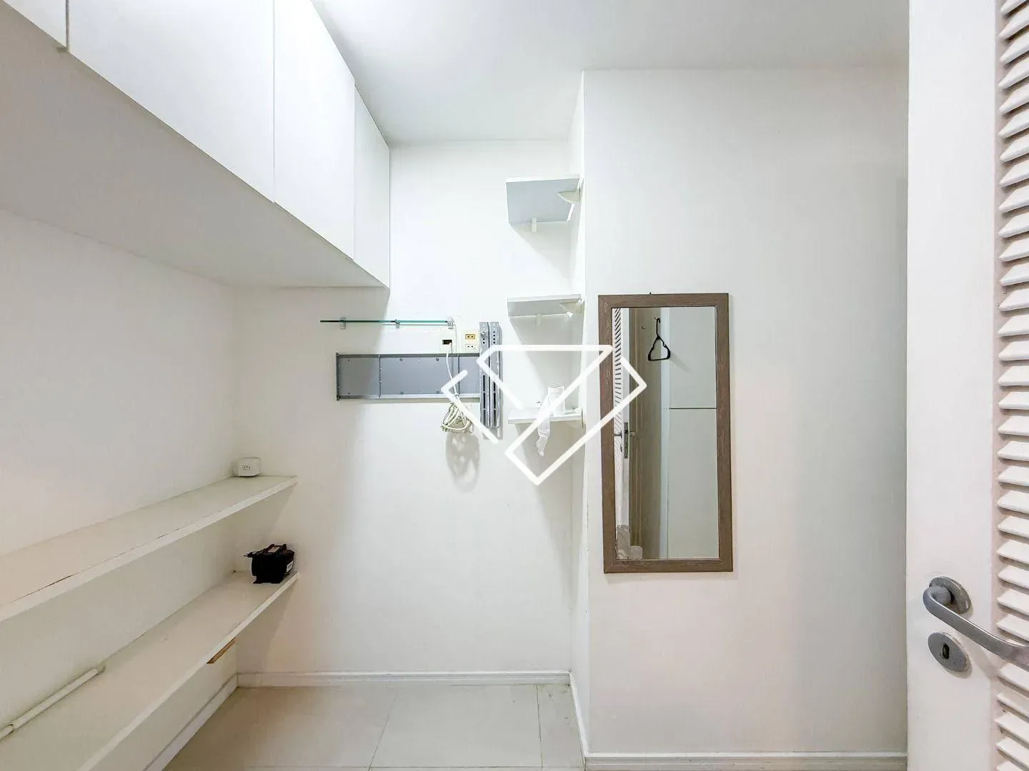 Apartamento com 4 quartos, 3 banheiros e varanda fechada — photo 29