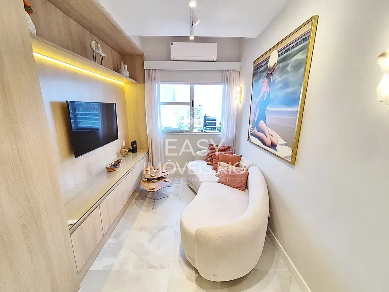 Furnished apartment with an open-plan kitchen and 2 beds — photo 9