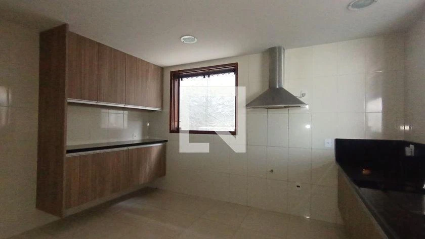 Home office in a 3-bedroom house, 760 m² — photo 31
