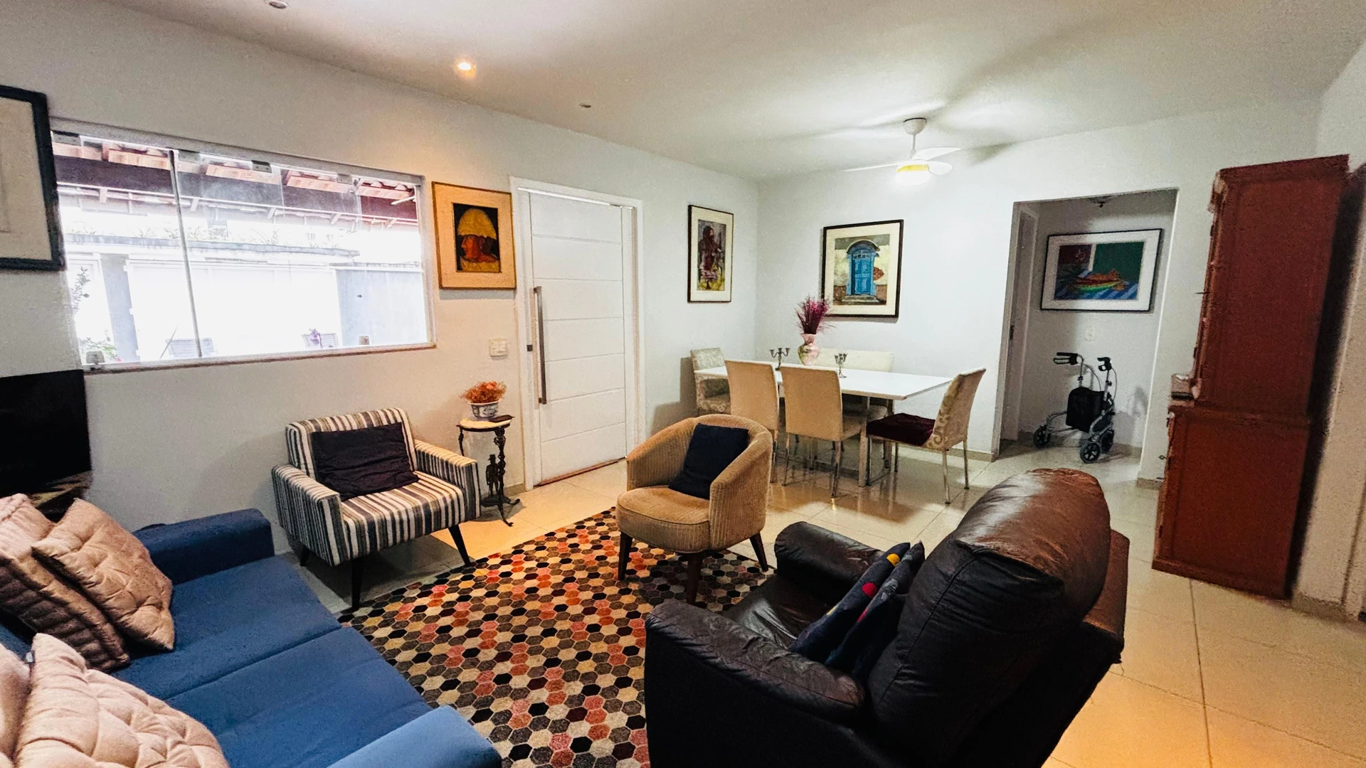 Furnished house with 5 bedrooms and 4 bathrooms