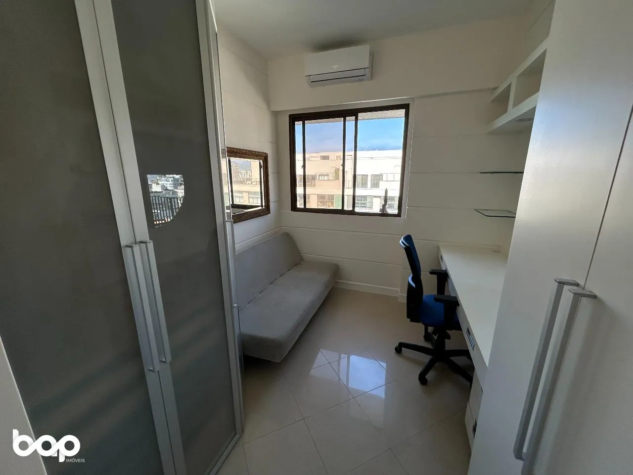 Furnished apartment, 77 m², with a home office — photo 14