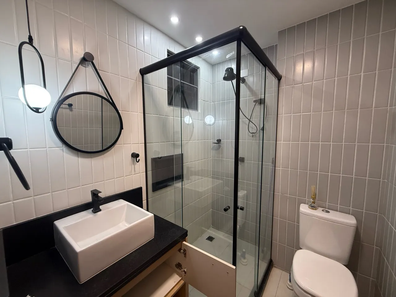 2-bedroom apartment in a building with a pool — photo 3
